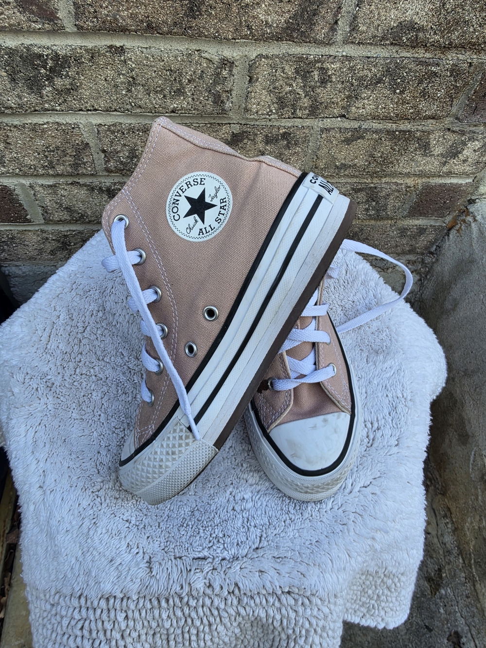 Converse Chuck Taylor All Star High Top Sneakers - Pink